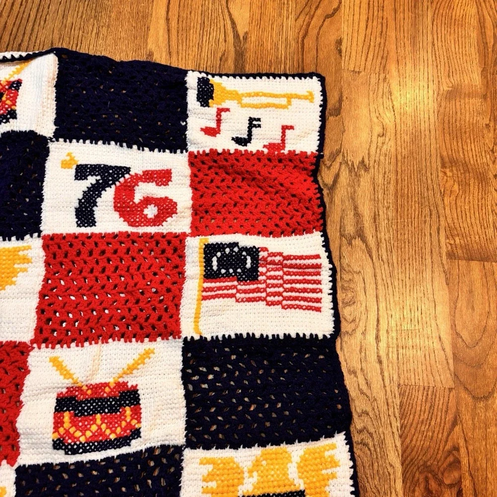 Vintage 1976‎ Bicentennial Crochet Afghan Patriotic Red White Blue Throw 46x48